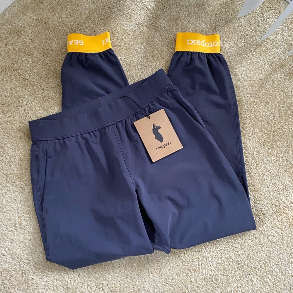 Cotopaxi Ara Jogger